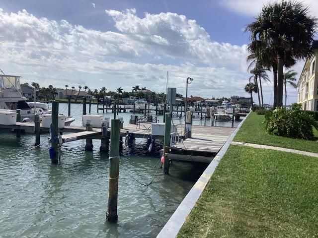 For Sale: $120,000 (1 beds, 1 baths, 494 Square Feet)