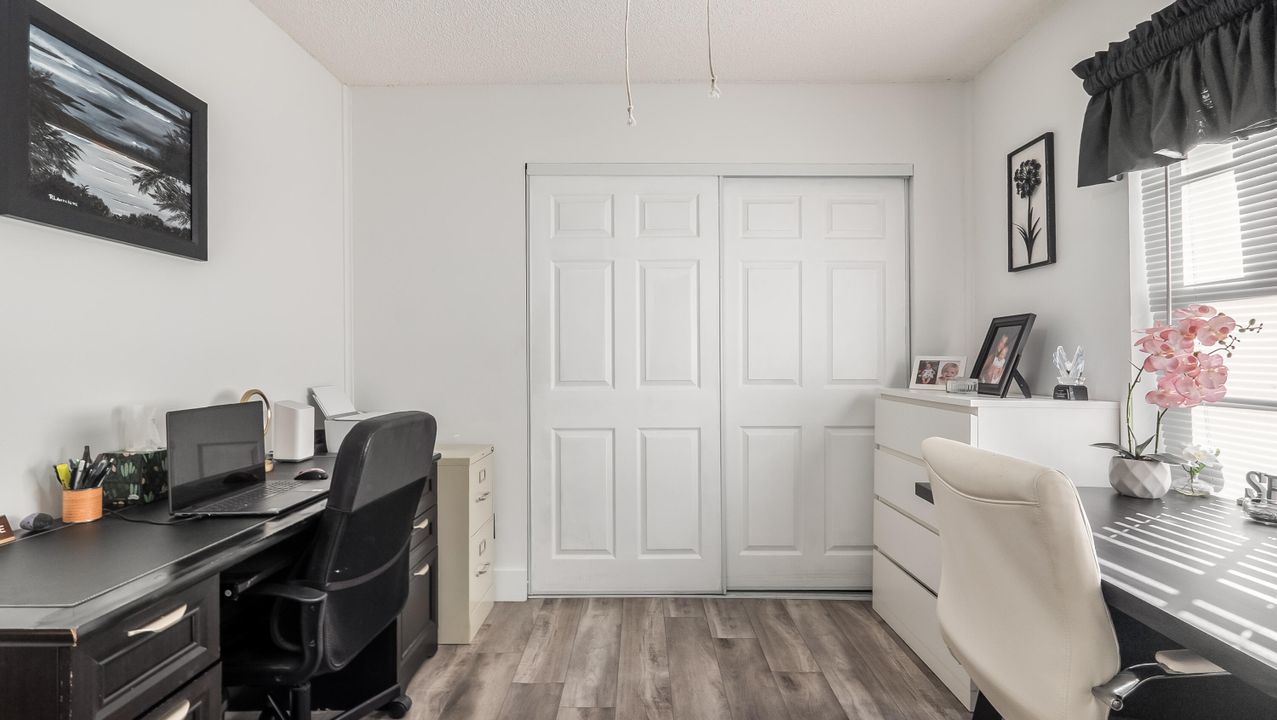 待售: $875,000 (4 贝兹, 2 浴室, 2283 平方英尺)