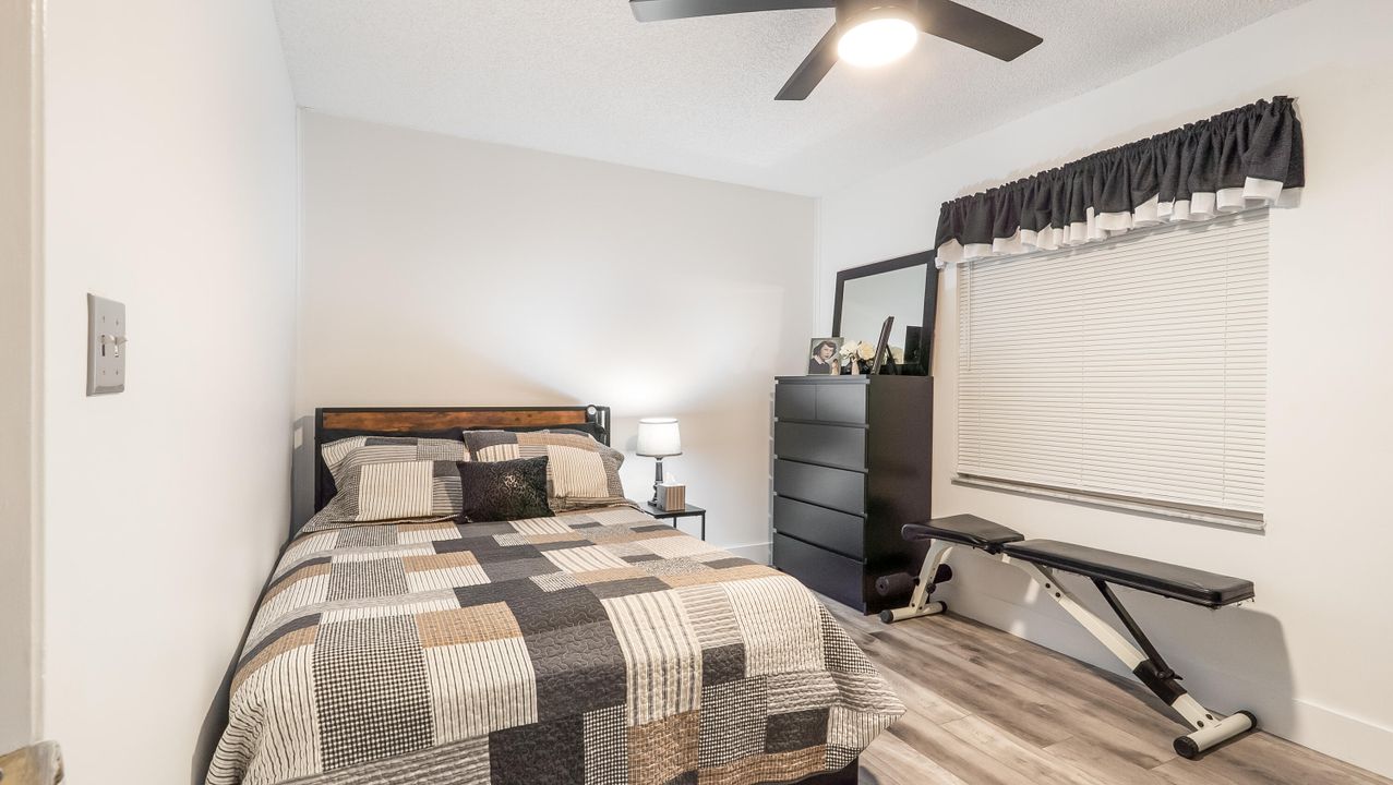 待售: $875,000 (4 贝兹, 2 浴室, 2283 平方英尺)