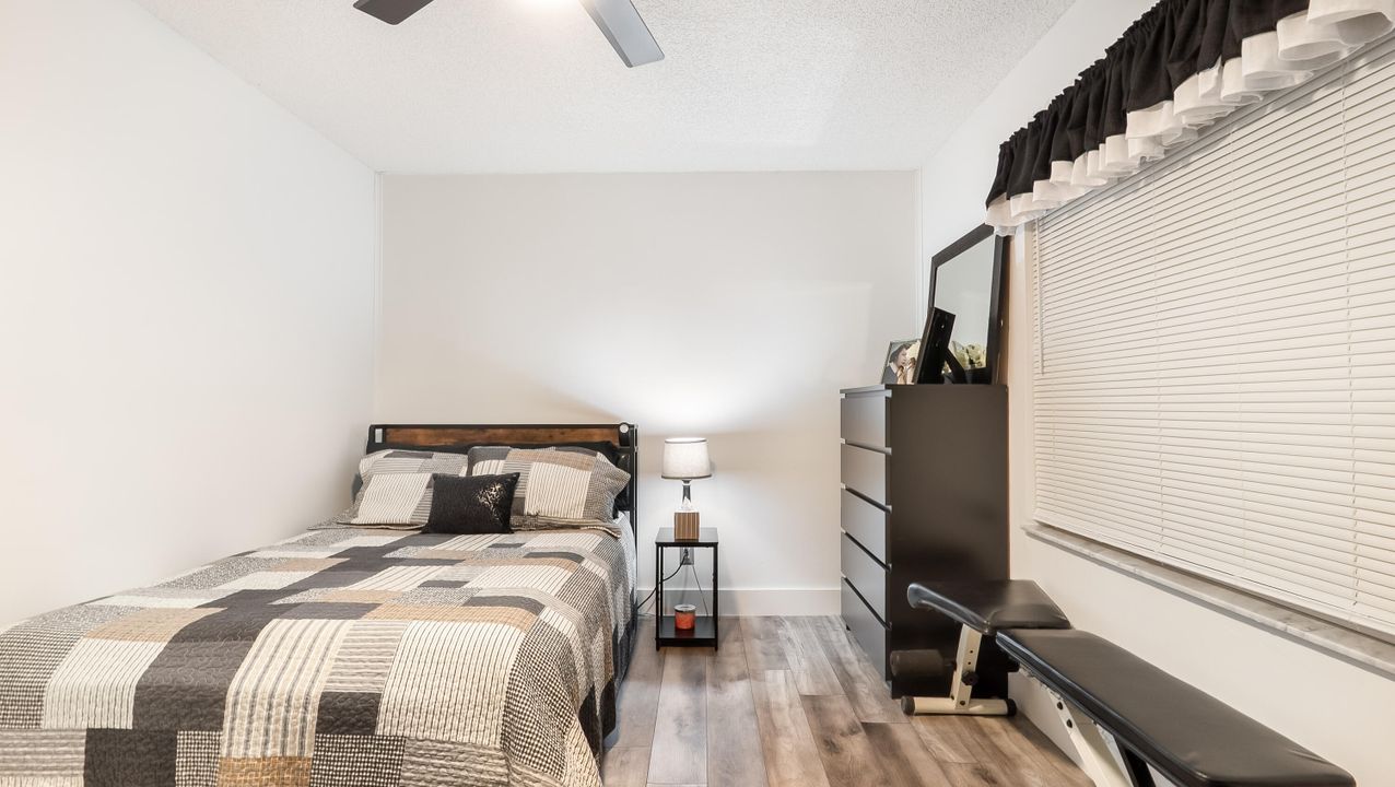 待售: $875,000 (4 贝兹, 2 浴室, 2283 平方英尺)