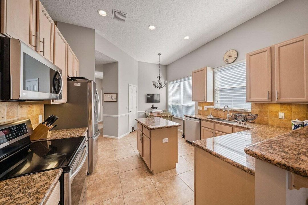 For Rent: $5,500 (3 beds, 2 baths, 2497 Square Feet)