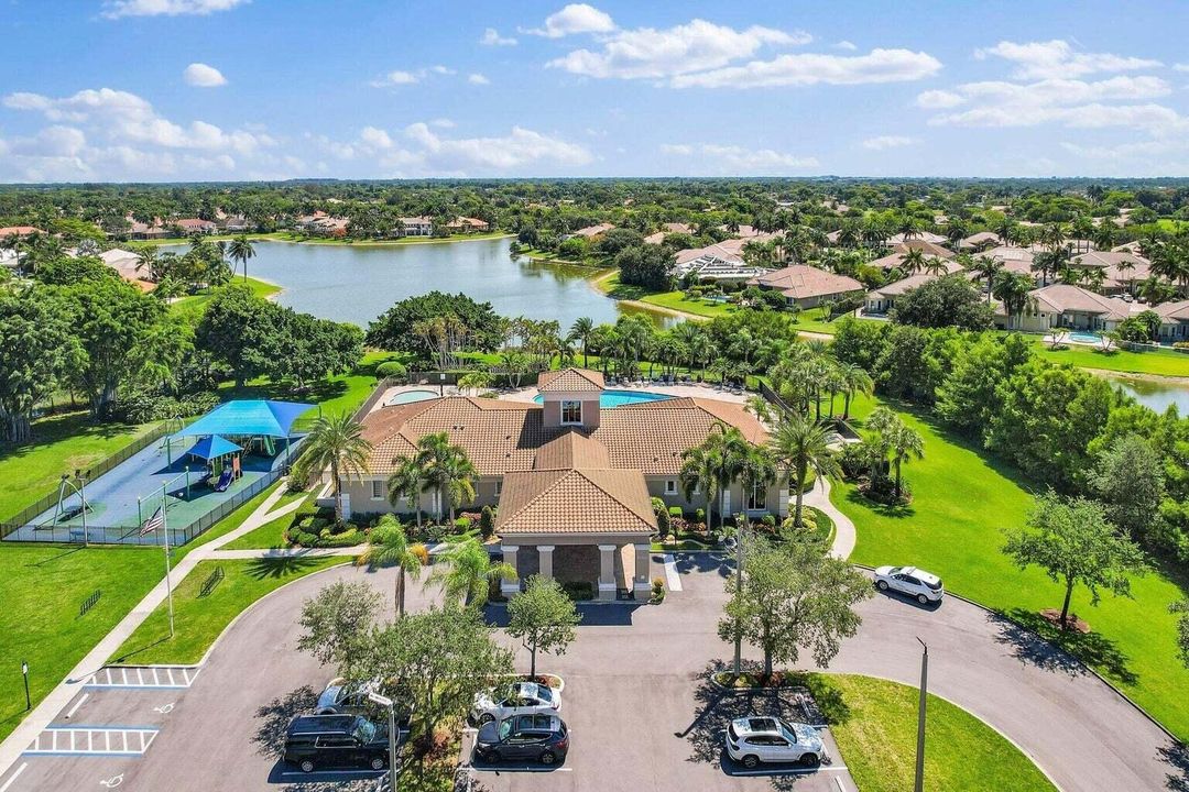 For Rent: $5,500 (3 beds, 2 baths, 2497 Square Feet)