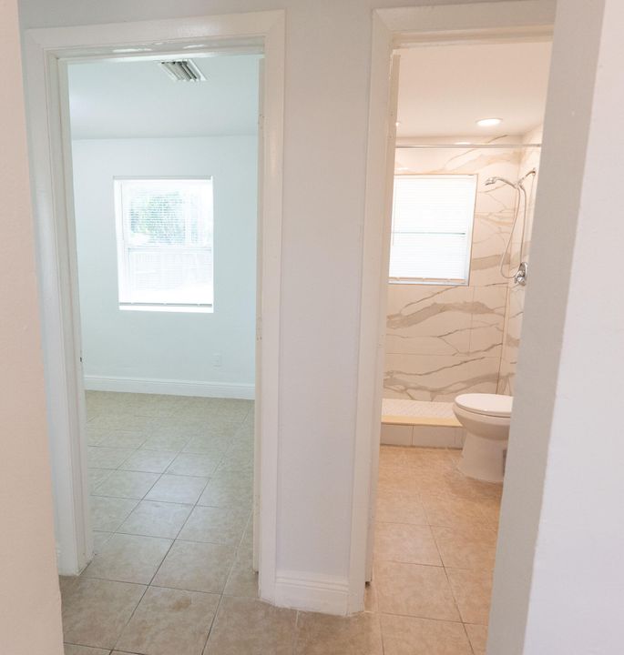 待售: $350,000 (2 贝兹, 1 浴室, 567 平方英尺)