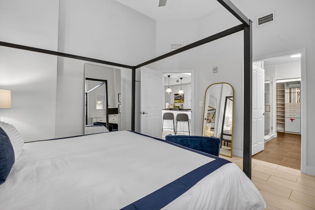 出租: $4,250 (2 贝兹, 2 浴室, 1121 平方英尺)