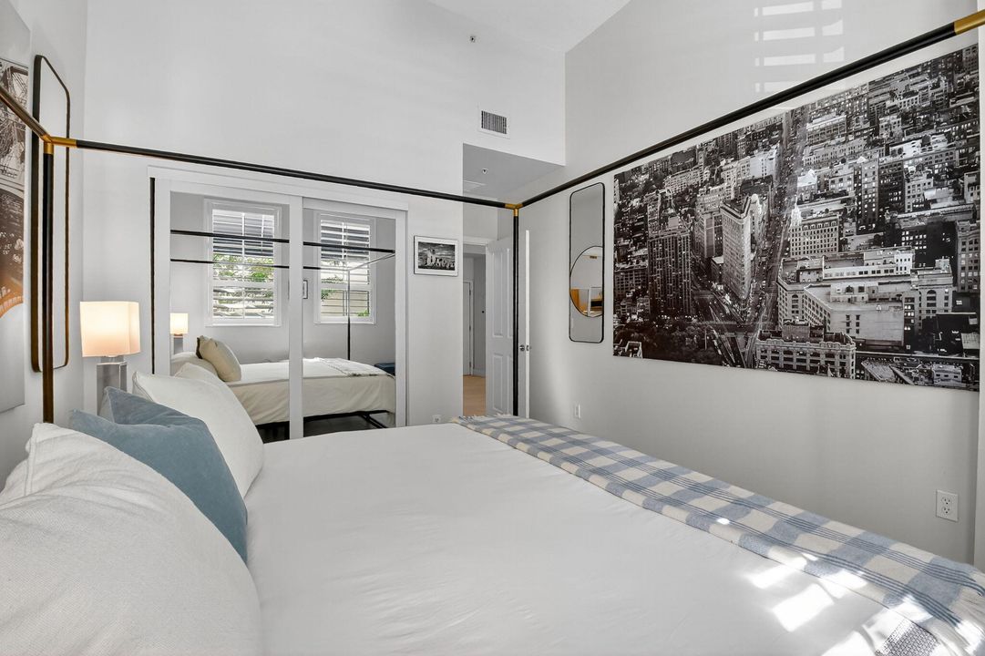 出租: $4,250 (2 贝兹, 2 浴室, 1121 平方英尺)