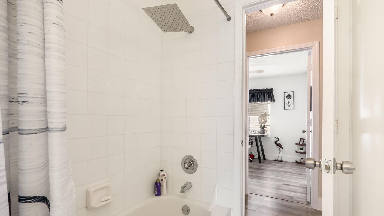 待售: $875,000 (4 贝兹, 2 浴室, 2283 平方英尺)