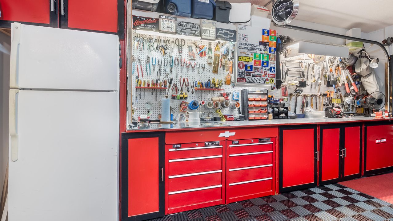 待售: $875,000 (4 贝兹, 2 浴室, 2283 平方英尺)