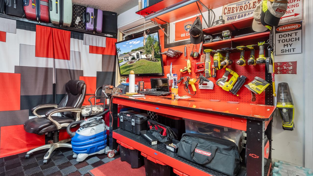 待售: $875,000 (4 贝兹, 2 浴室, 2283 平方英尺)