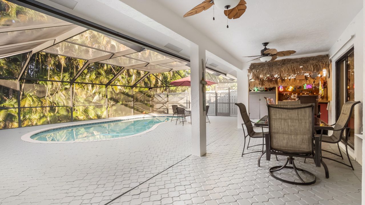 待售: $875,000 (4 贝兹, 2 浴室, 2283 平方英尺)