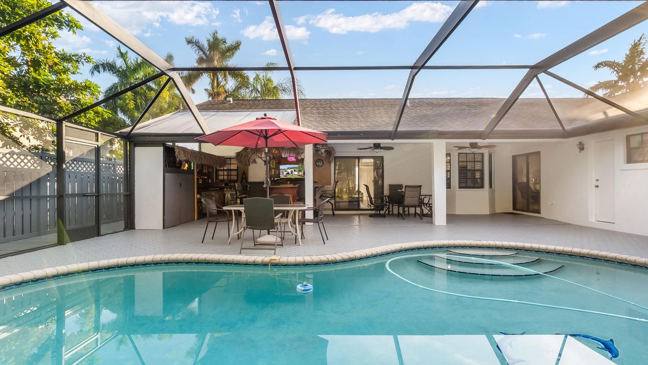 待售: $875,000 (4 贝兹, 2 浴室, 2283 平方英尺)