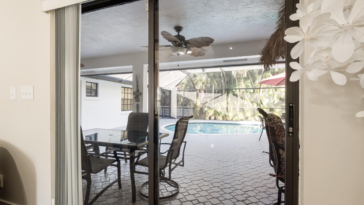 待售: $875,000 (4 贝兹, 2 浴室, 2283 平方英尺)