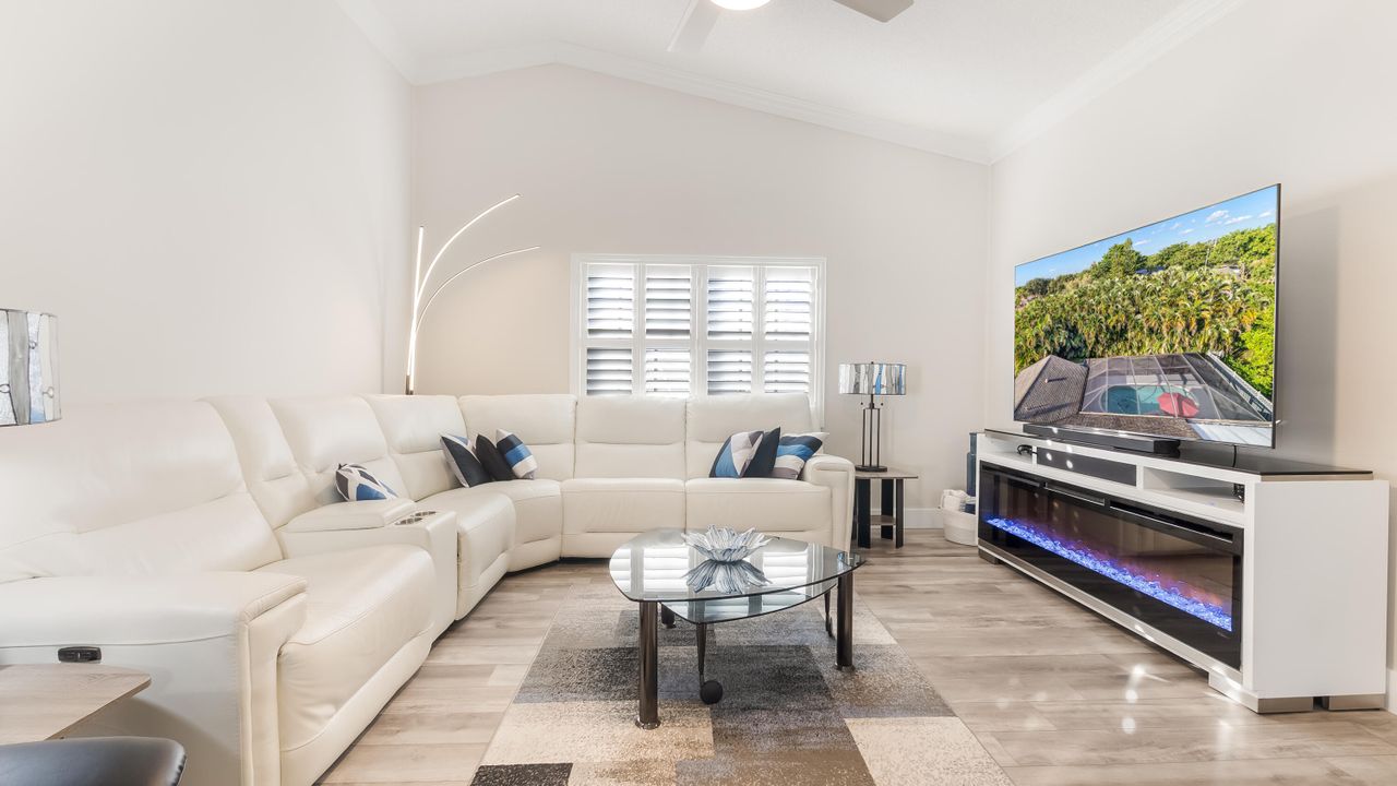 待售: $875,000 (4 贝兹, 2 浴室, 2283 平方英尺)