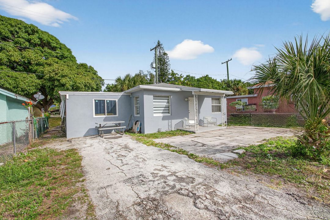 En Venta: $310,000 (3 camas, 1 baños, 702 Pies cuadrados)