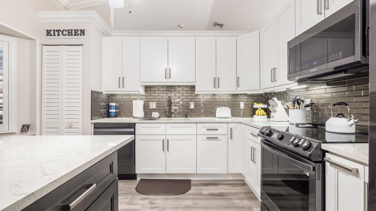 待售: $875,000 (4 贝兹, 2 浴室, 2283 平方英尺)