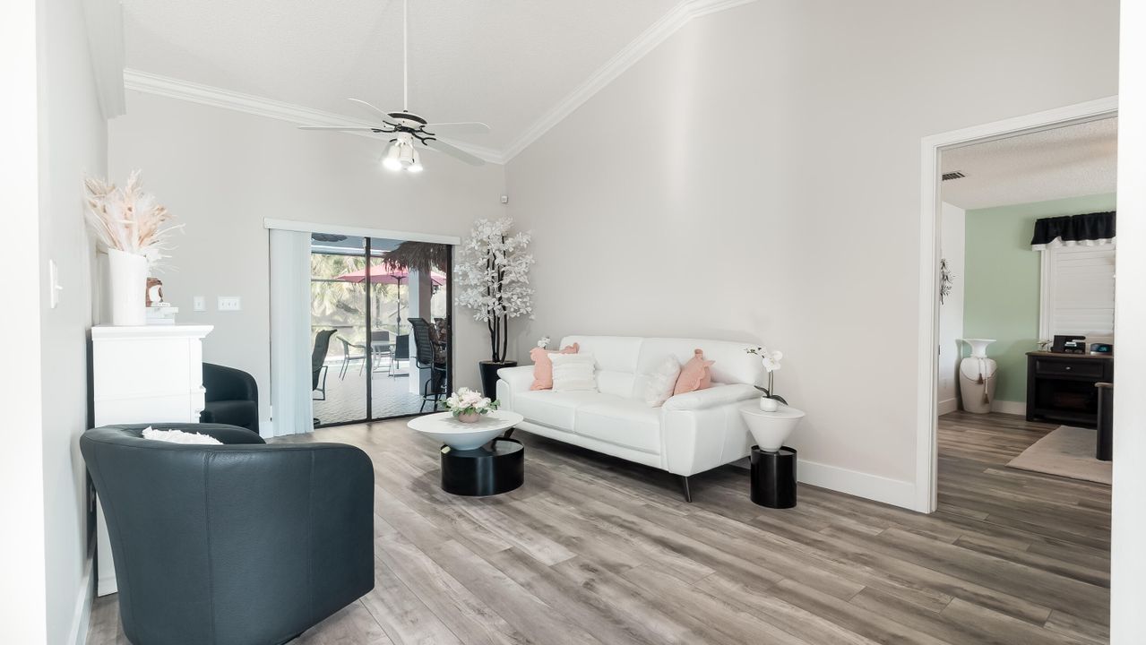 待售: $875,000 (4 贝兹, 2 浴室, 2283 平方英尺)