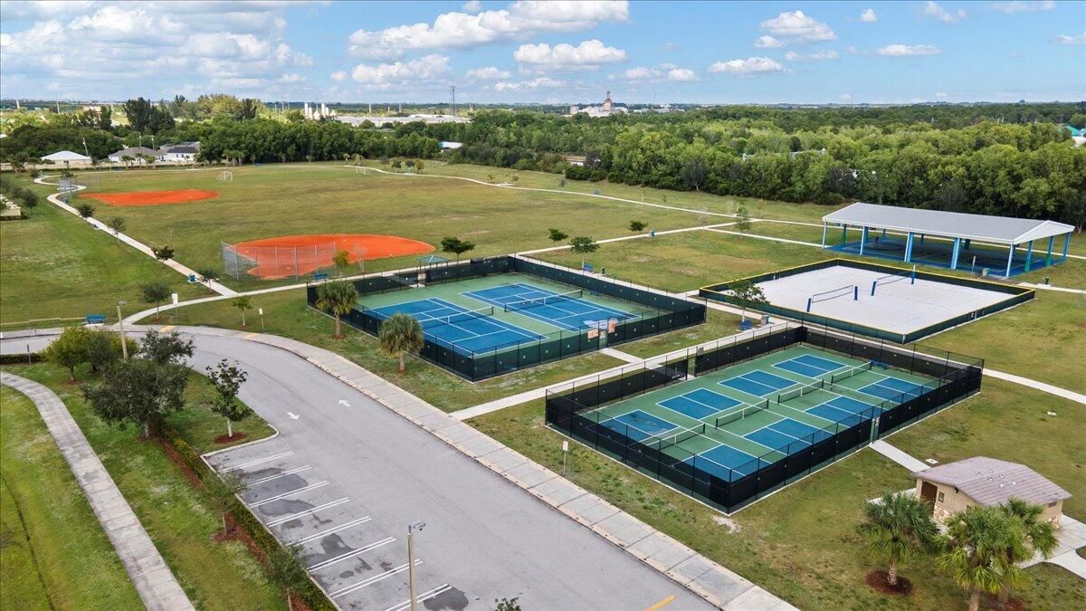 待售: $450,000 (3 贝兹, 2 浴室, 1797 平方英尺)