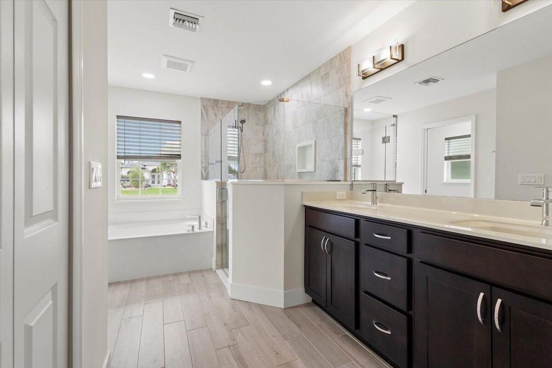 待售: $450,000 (3 贝兹, 2 浴室, 1797 平方英尺)