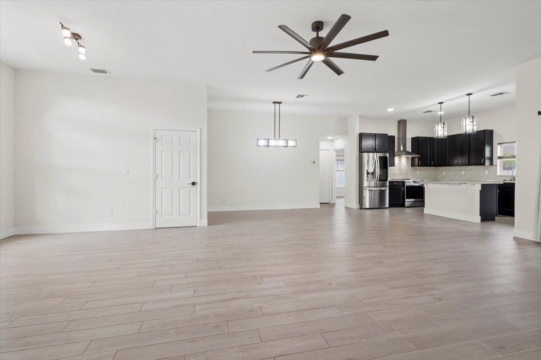 待售: $450,000 (3 贝兹, 2 浴室, 1797 平方英尺)