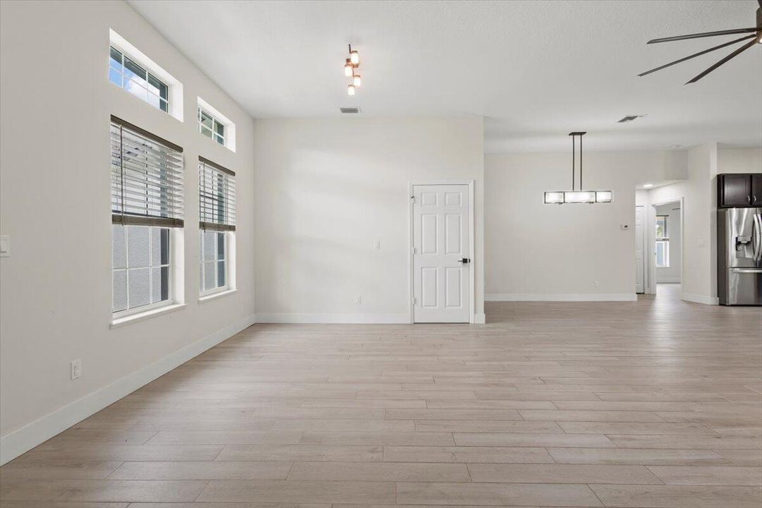 待售: $450,000 (3 贝兹, 2 浴室, 1797 平方英尺)