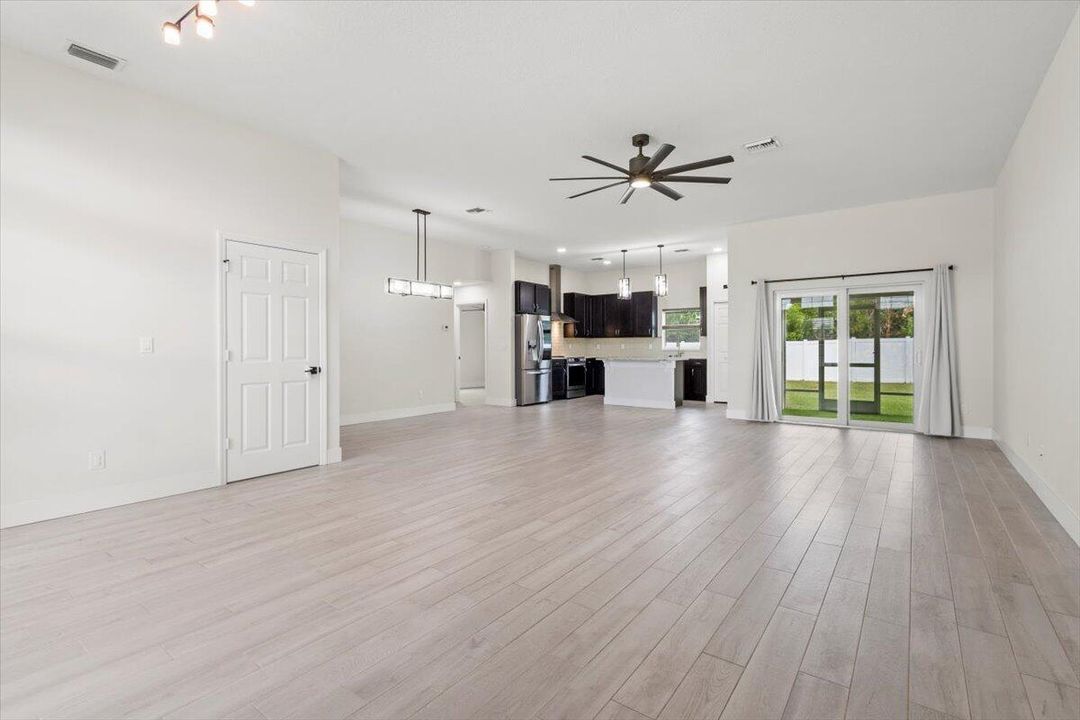 待售: $450,000 (3 贝兹, 2 浴室, 1797 平方英尺)