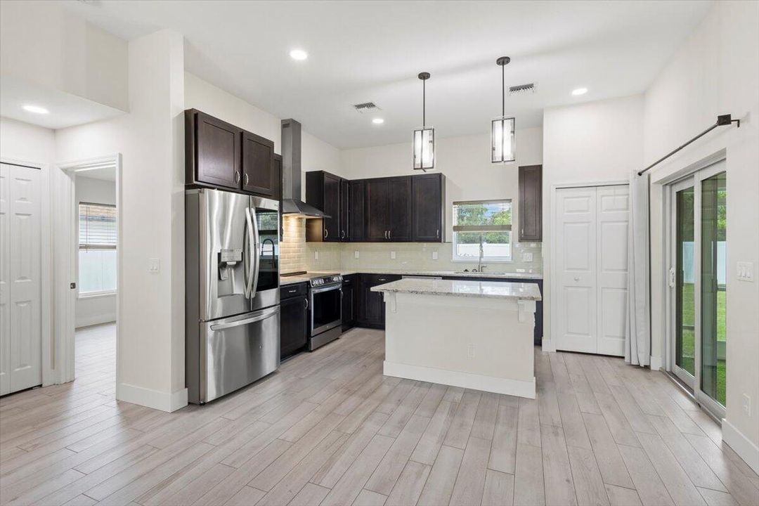 待售: $450,000 (3 贝兹, 2 浴室, 1797 平方英尺)