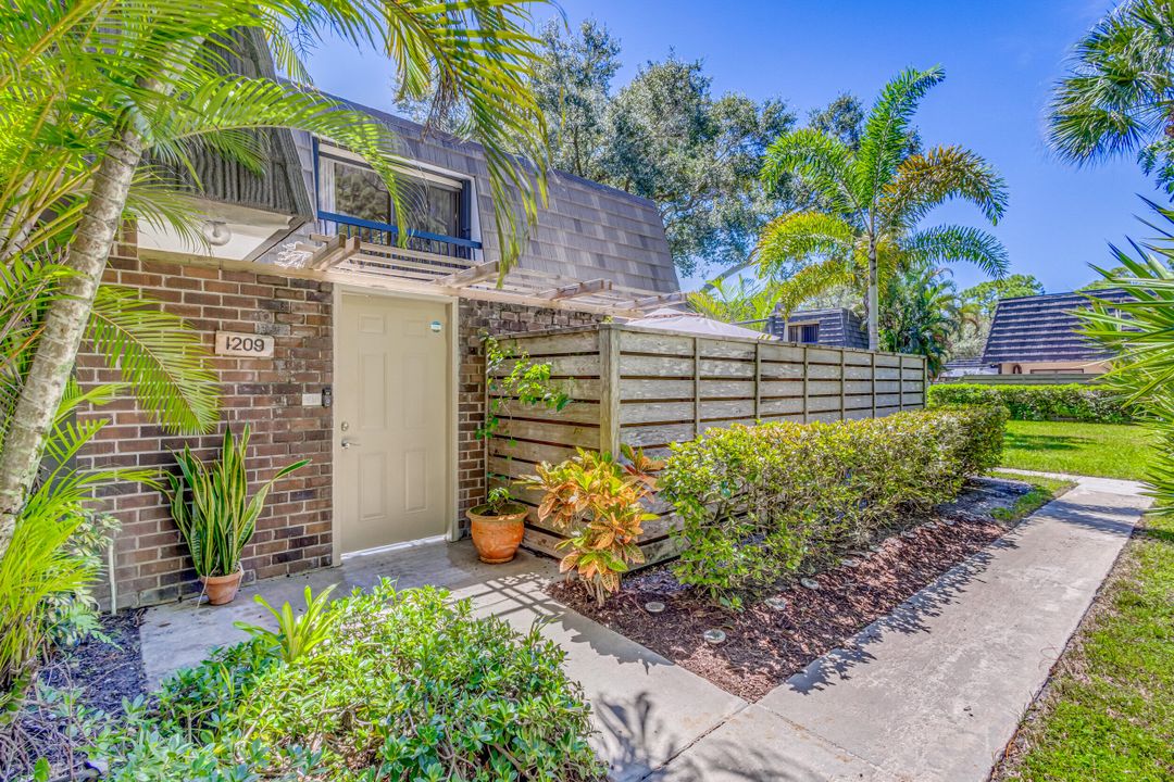 For Rent: $4,000 (2 beds, 2 baths, 1488 Square Feet)