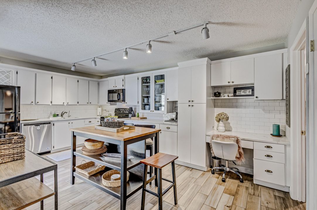 For Rent: $4,000 (2 beds, 2 baths, 1488 Square Feet)