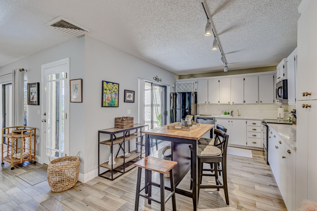 For Rent: $4,000 (2 beds, 2 baths, 1488 Square Feet)