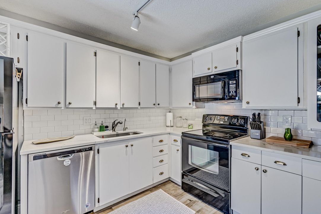 For Rent: $4,000 (2 beds, 2 baths, 1488 Square Feet)