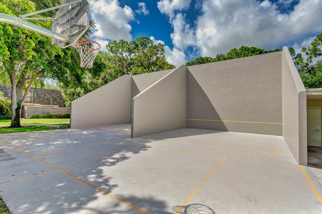 For Rent: $4,000 (2 beds, 2 baths, 1488 Square Feet)