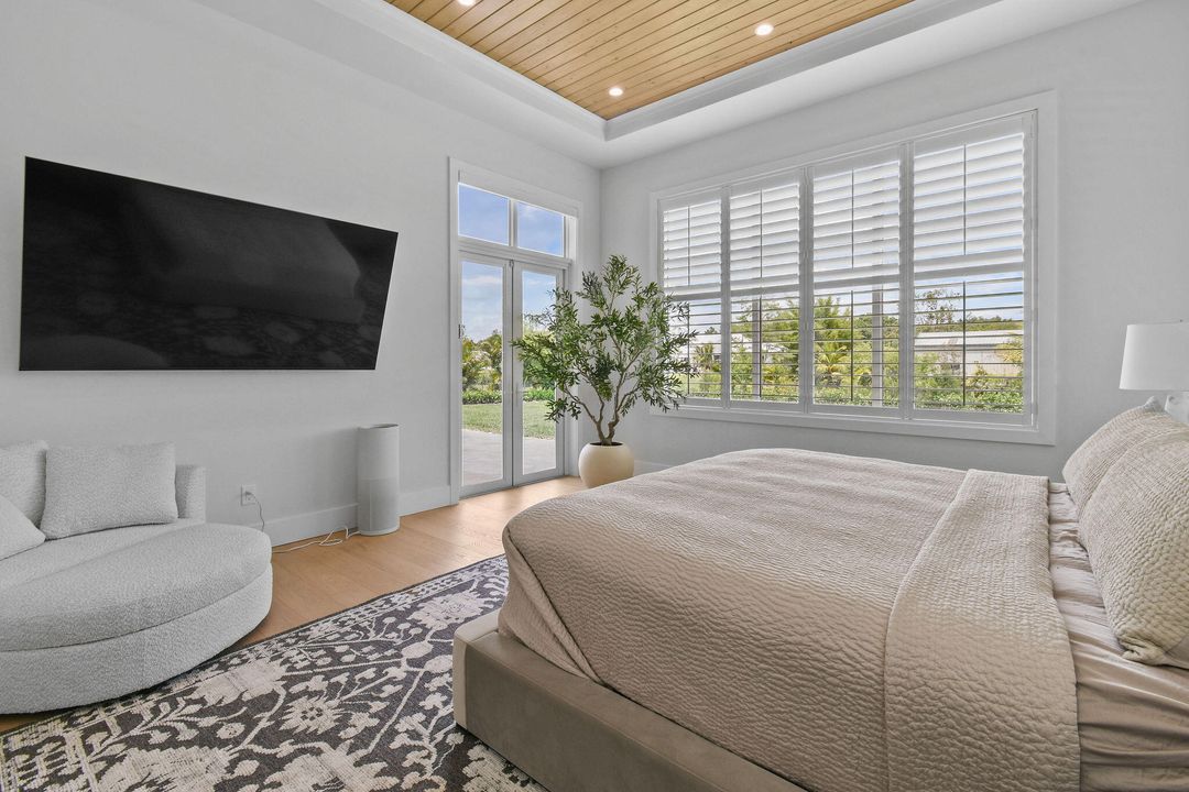 For Rent: $13,500 (3 beds, 3 baths, 3183 Square Feet)