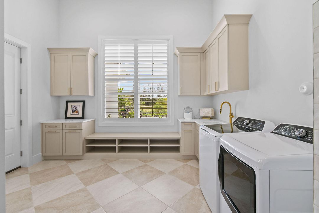 For Rent: $13,500 (3 beds, 3 baths, 3183 Square Feet)