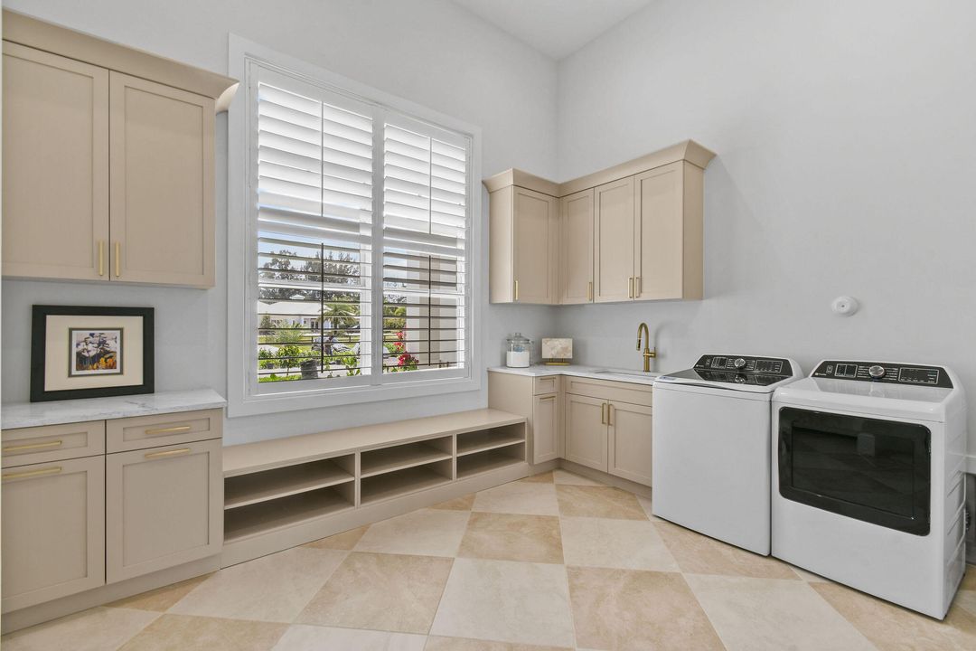 For Rent: $13,500 (3 beds, 3 baths, 3183 Square Feet)