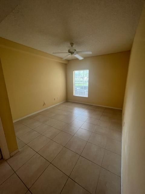 В аренду: $1,900 (2 спален, 2 ванн, 1051 Квадратных фут)