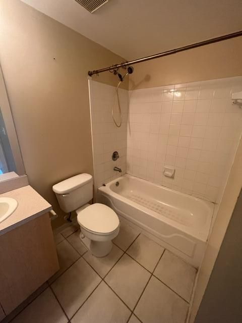 В аренду: $1,900 (2 спален, 2 ванн, 1051 Квадратных фут)