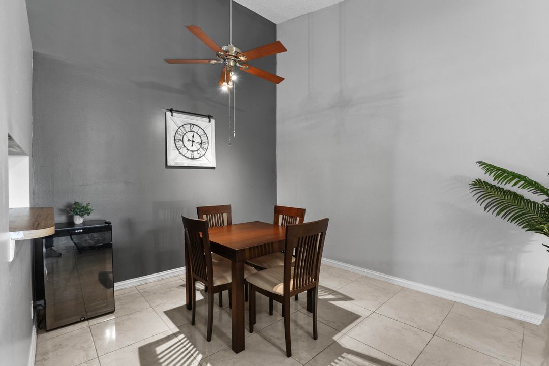 For Sale: $270,000 (2 beds, 2 baths, 1000 Square Feet)