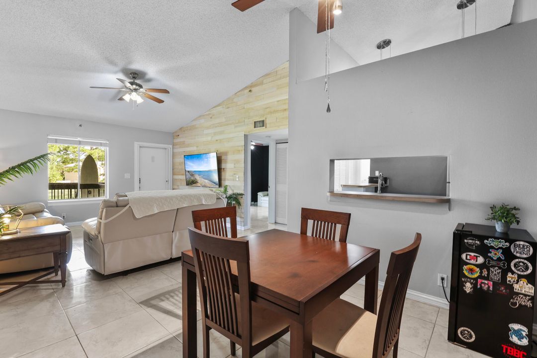 For Sale: $270,000 (2 beds, 2 baths, 1000 Square Feet)