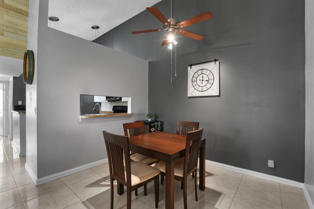 For Sale: $270,000 (2 beds, 2 baths, 1000 Square Feet)