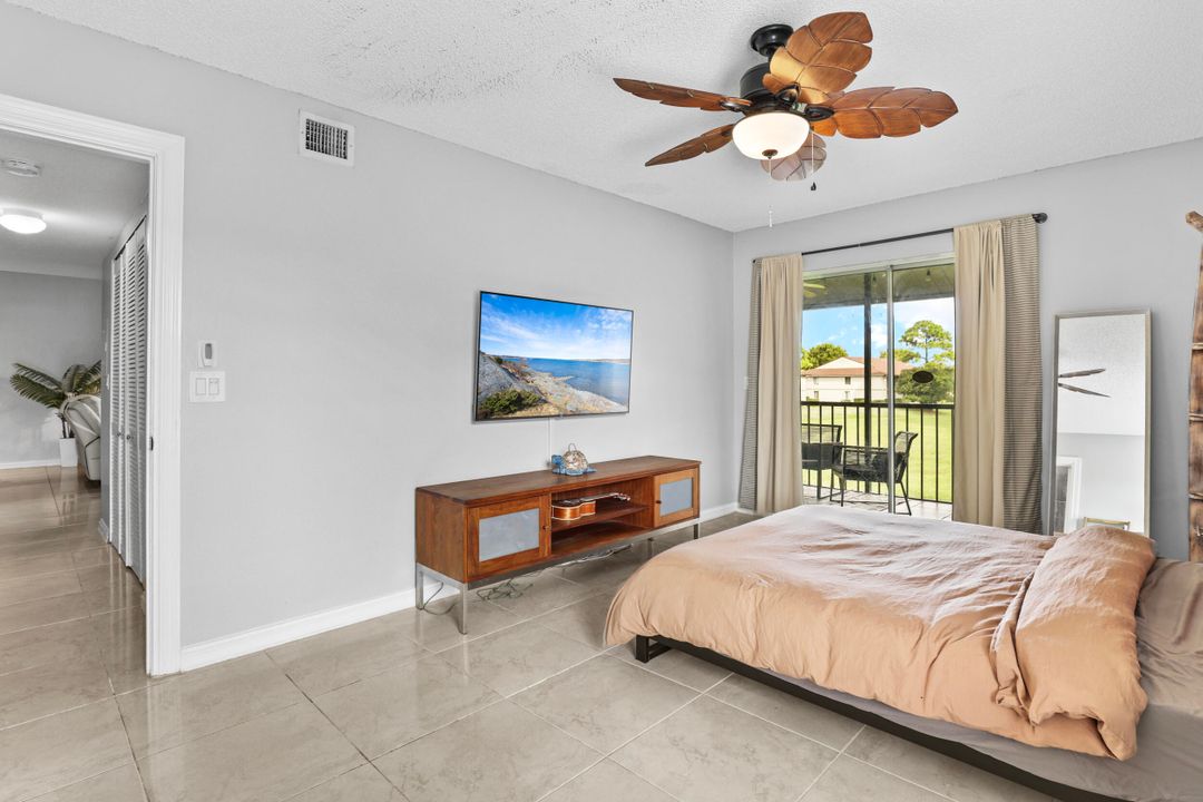 For Sale: $270,000 (2 beds, 2 baths, 1000 Square Feet)