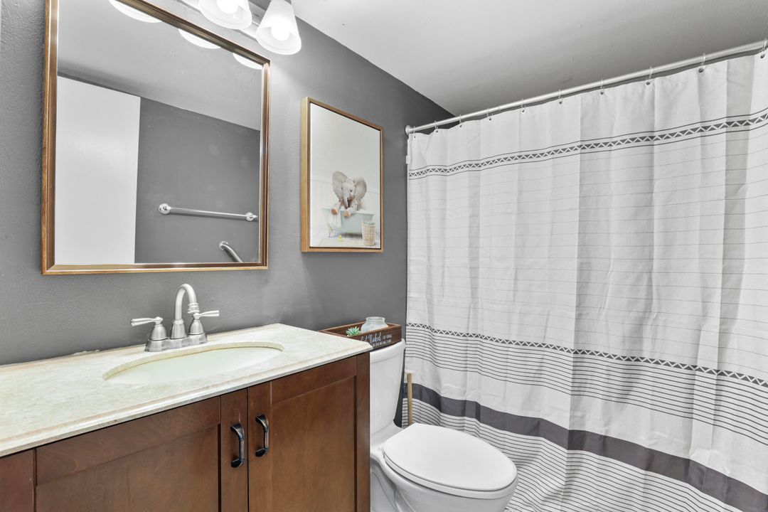 For Sale: $270,000 (2 beds, 2 baths, 1000 Square Feet)