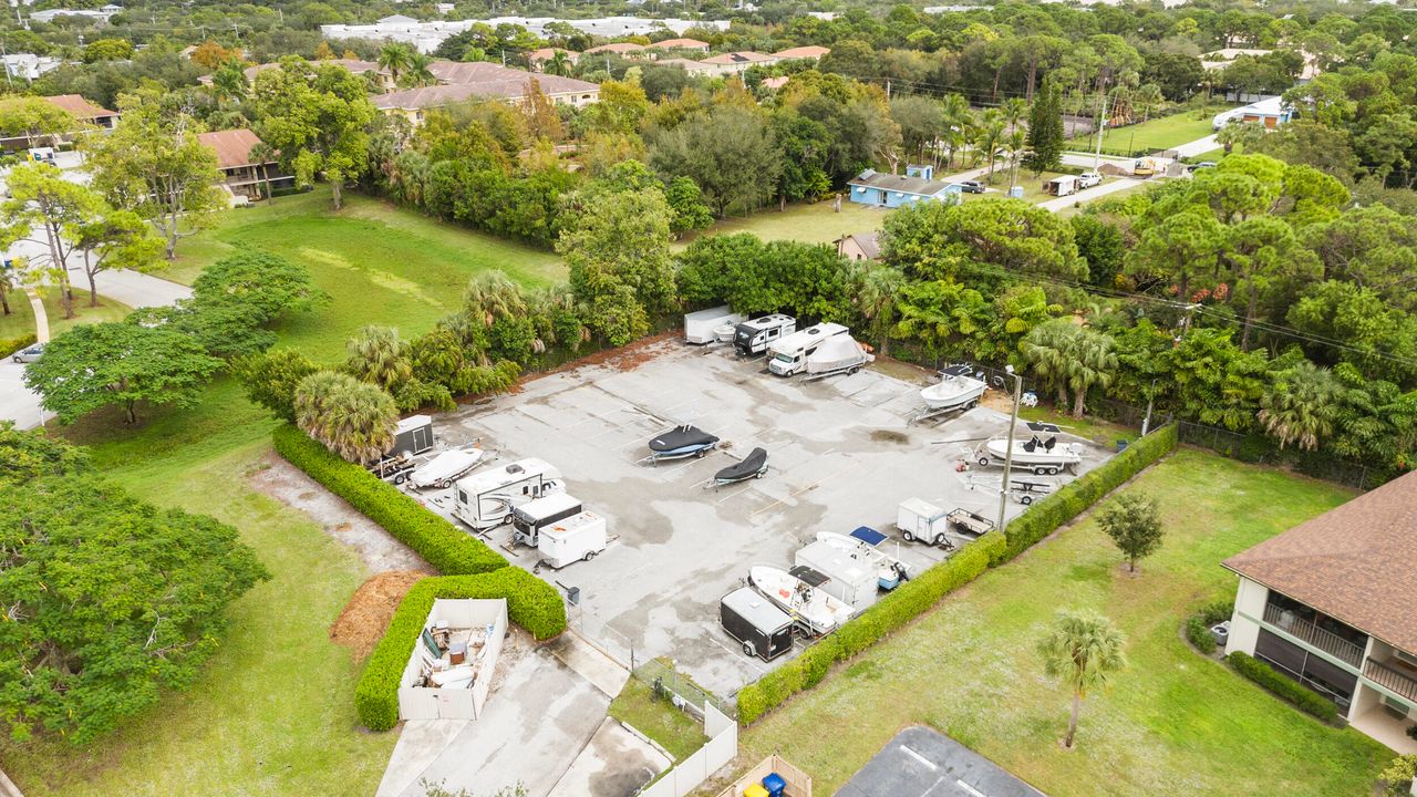 For Sale: $270,000 (2 beds, 2 baths, 1000 Square Feet)