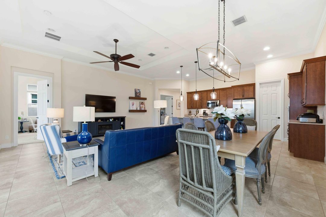 待售: $499,000 (3 贝兹, 2 浴室, 1940 平方英尺)