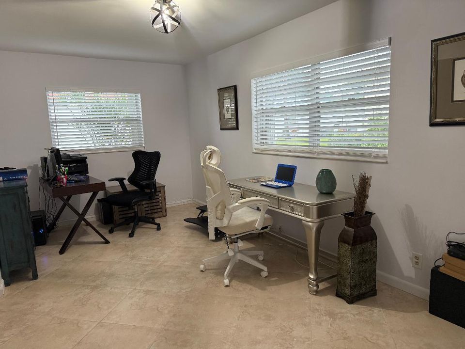 For Sale: $397,406 (2 beds, 2 baths, 1286 Square Feet)