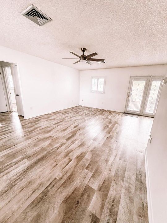 For Rent: $3,600 (3 beds, 2 baths, 1546 Square Feet)