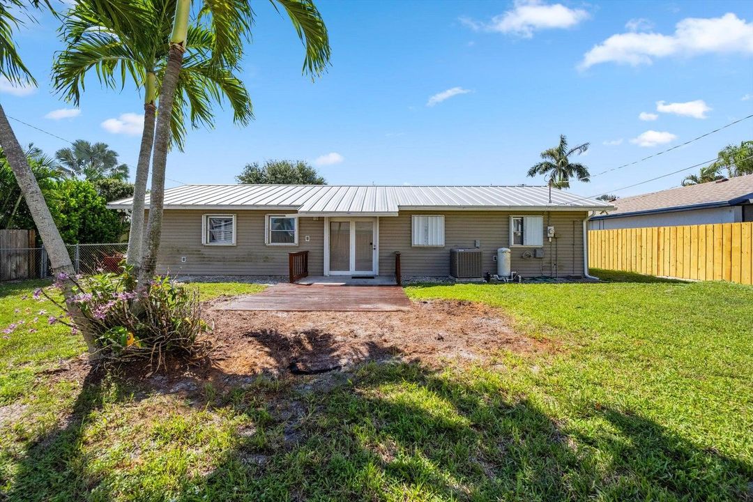 For Rent: $3,600 (3 beds, 2 baths, 1546 Square Feet)