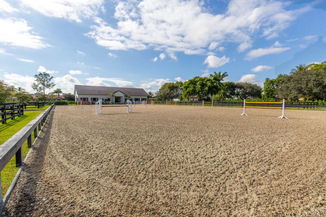 En Renta: $45,000 (4 camas, 4 baños, 4077 Pies cuadrados)