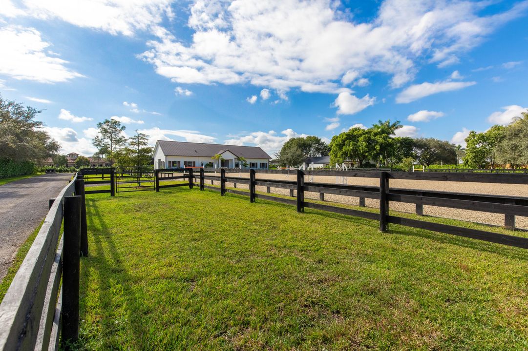 En Renta: $45,000 (4 camas, 4 baños, 4077 Pies cuadrados)