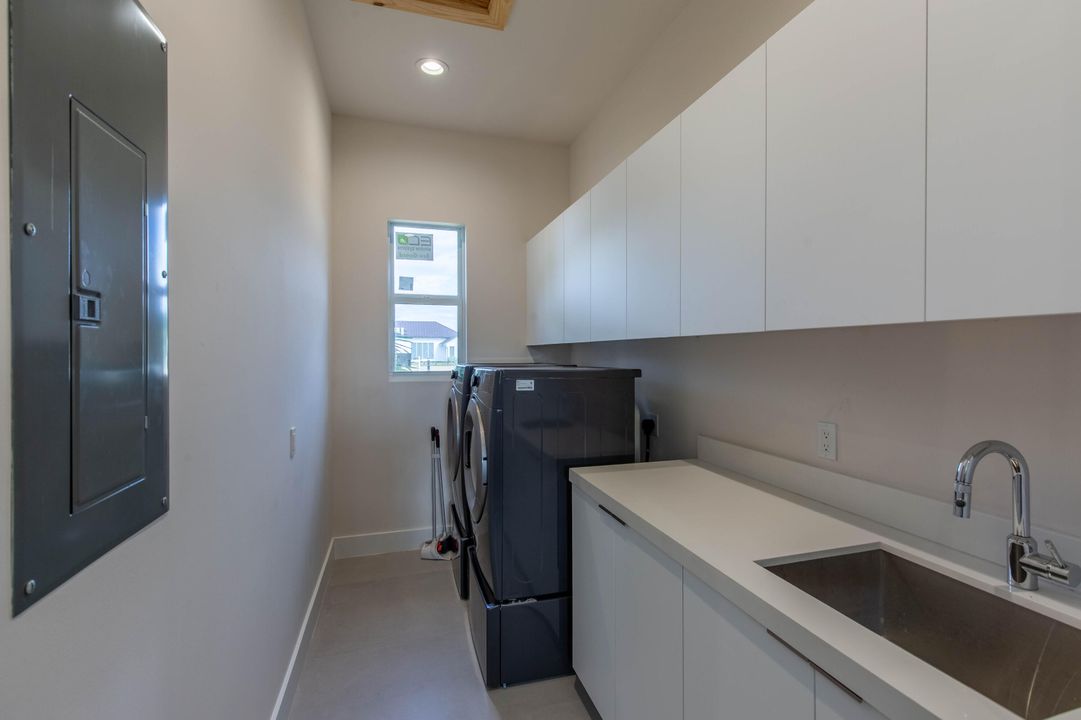 En Renta: $45,000 (4 camas, 4 baños, 4077 Pies cuadrados)