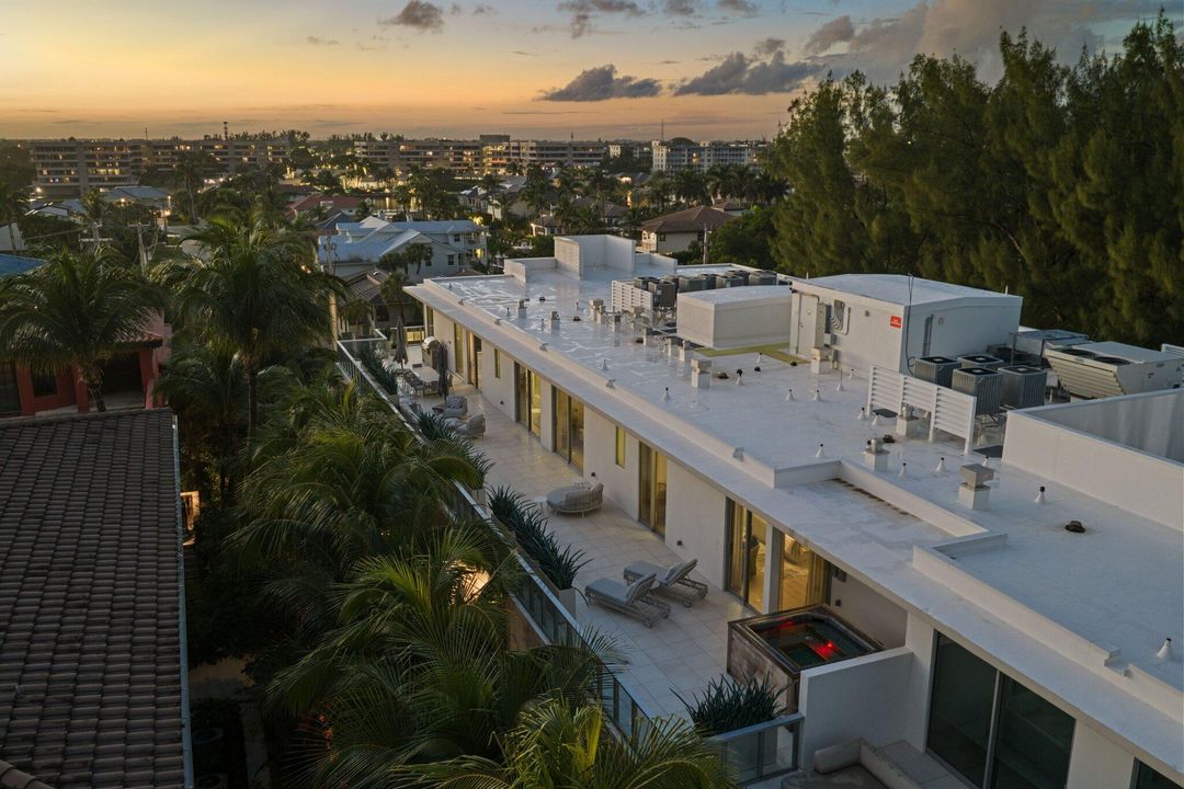 For Sale: $7,495,000 (4 beds, 3 baths, 3069 Square Feet)