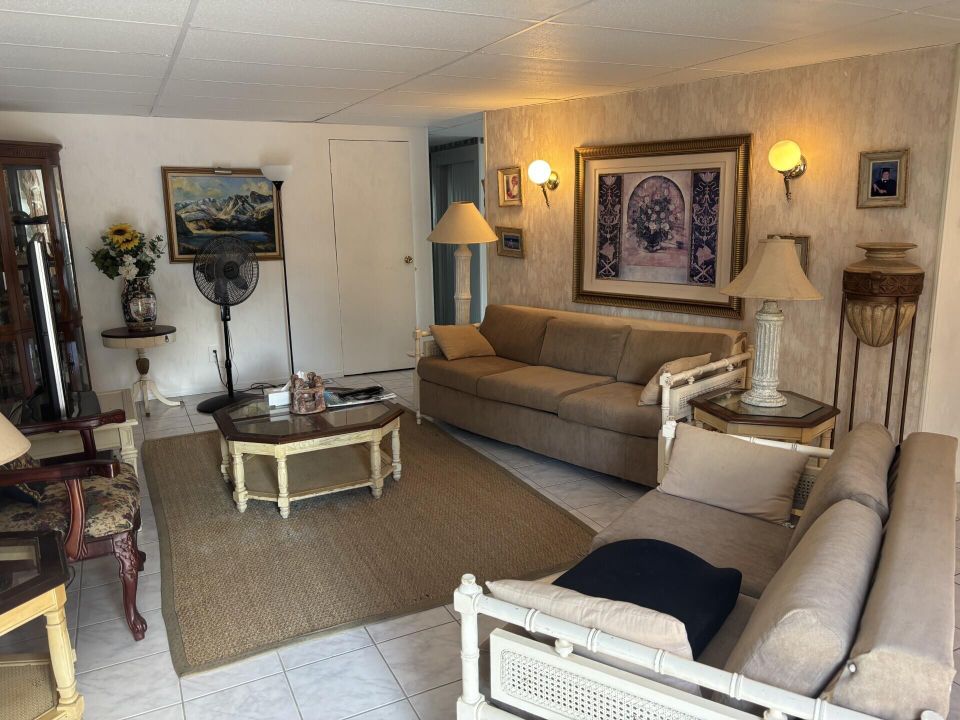 На продажу: $85,000 (2 спален, 2 ванн, 1152 Квадратных фут)